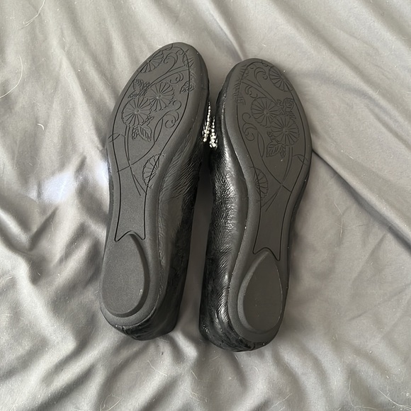 Dee Dee sequined flats by Steve Madden. - Picture 2 of 4